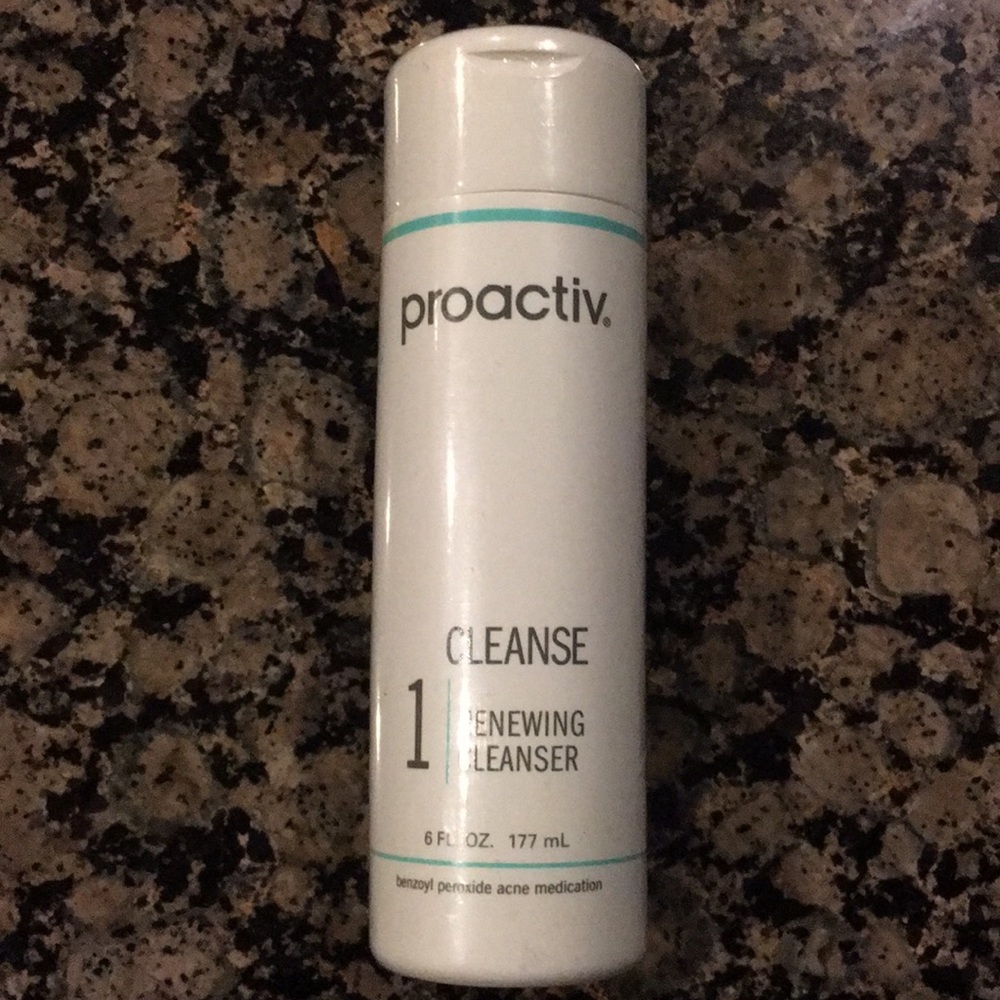 BRAND NEW: Sealed Renewing Cleanser
